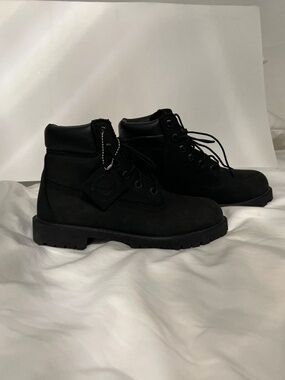 Women’s boots junior size teens